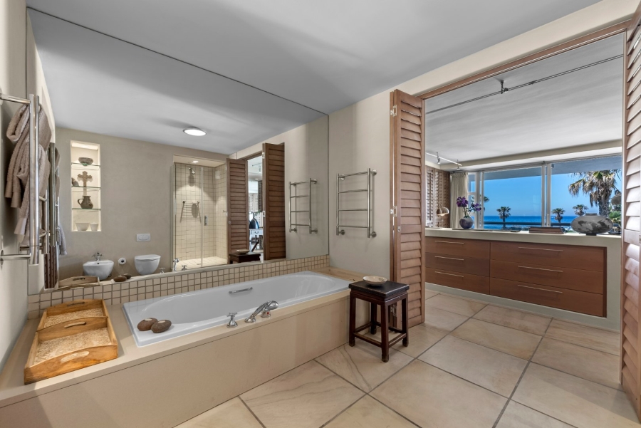 To Let 3 Bedroom Property for Rent in Bantry Bay Western Cape